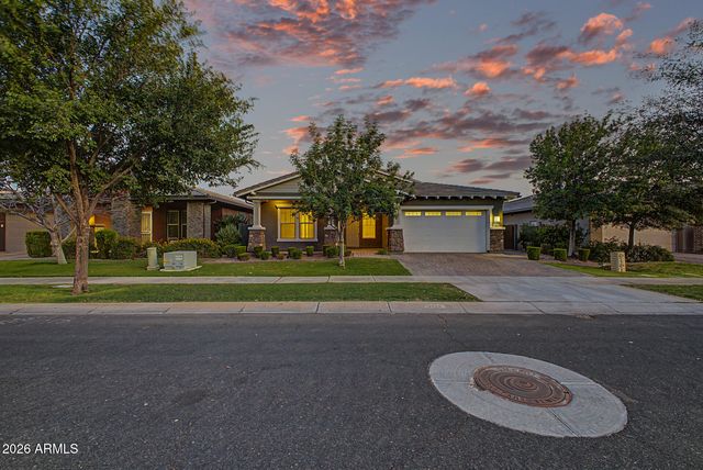 2929 E APPALOOSA Road, Gilbert, AZ 85296