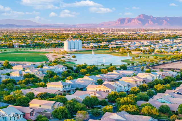 2929 E APPALOOSA Road, Gilbert, AZ 85296