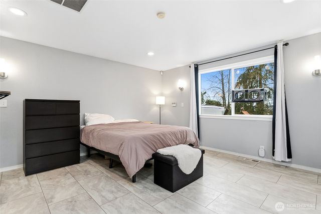 721 15th Avenue SE, Puyallup, WA 98372