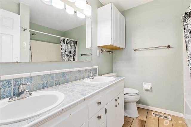 721 15th Avenue SE, Puyallup, WA 98372