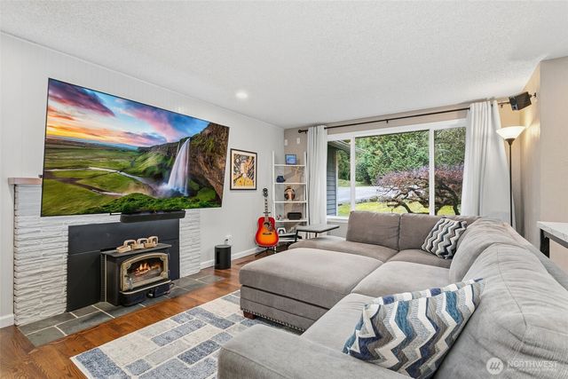 721 15th Avenue SE, Puyallup, WA 98372