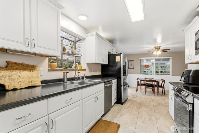 721 15th Avenue SE, Puyallup, WA 98372