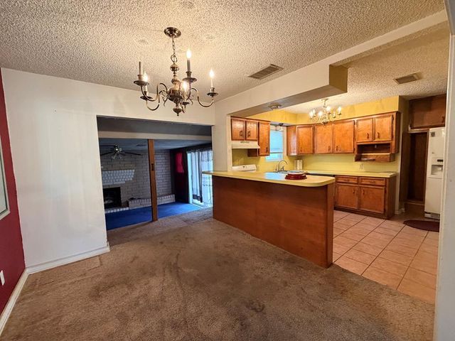 1406 N Loraine St, Midland, TX 79701