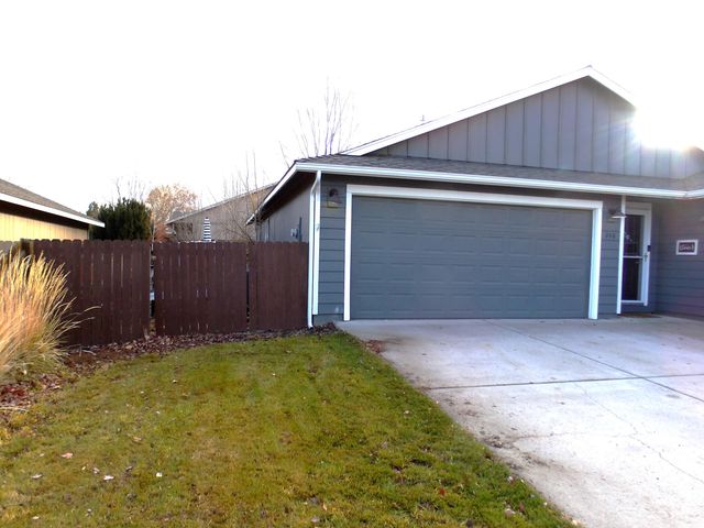 248 SW 29th Street, Redmond, OR 97756