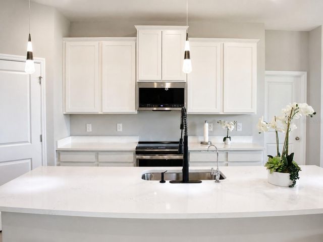 10345 BRIDGEGATE HEIGHTS LOOP, San Antonio, FL 33576