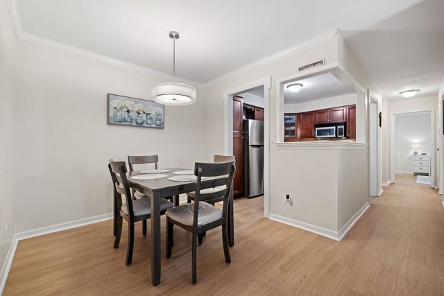 480 74th Street 105, Downers Grove, IL 60516