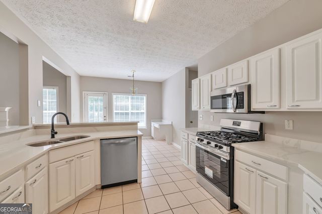 38 Rockport Drive, Riverdale, GA 30274