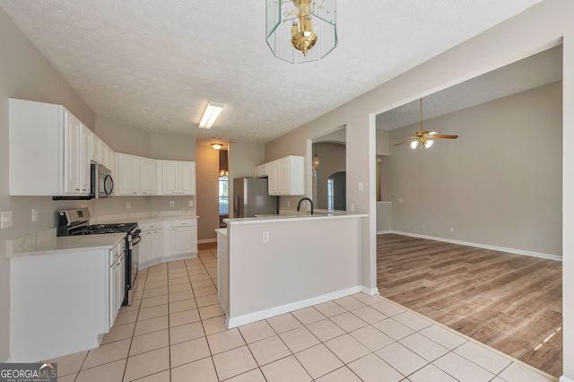 38 Rockport Drive, Riverdale, GA 30274
