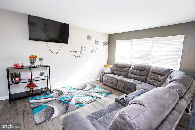 12006 STANSBURY DR, Fredericksburg, VA 22407