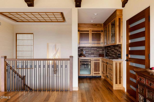 988 Glen Oaks Boulevard, Pasadena, CA 91105