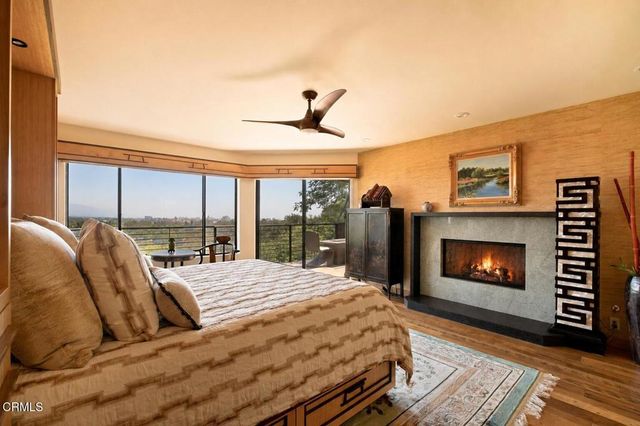 988 Glen Oaks Boulevard, Pasadena, CA 91105