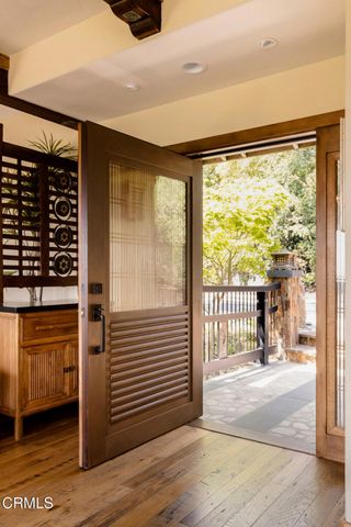 988 Glen Oaks Boulevard, Pasadena, CA 91105