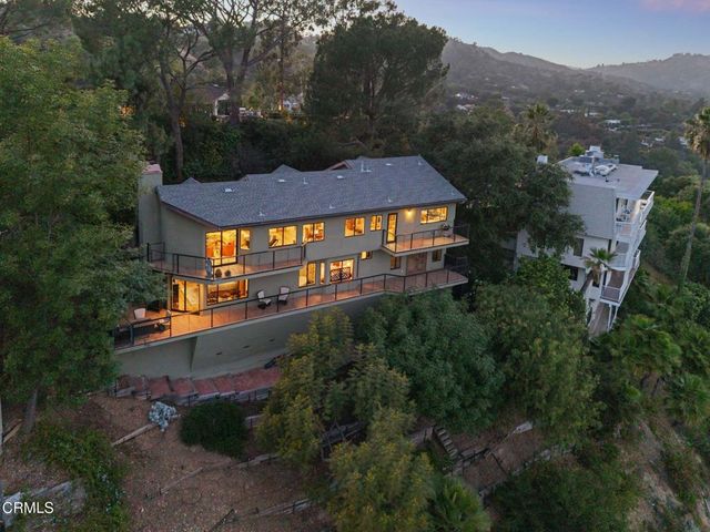 988 Glen Oaks Boulevard, Pasadena, CA 91105