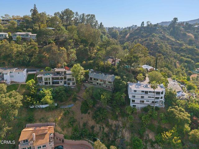 988 Glen Oaks Boulevard, Pasadena, CA 91105