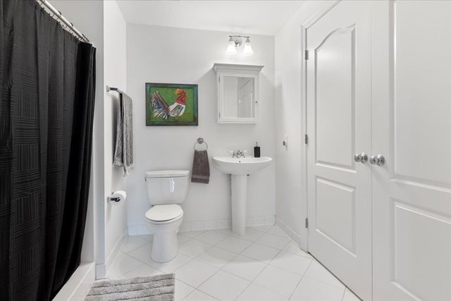 614 Pond St 1303, Braintree, MA 02184