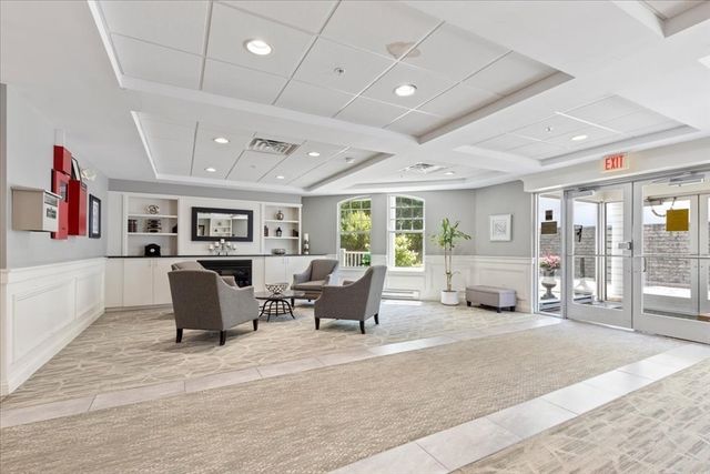 614 Pond St 1303, Braintree, MA 02184