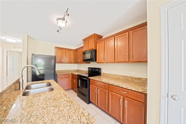 1005 SW 6th PL, Cape Coral, FL 33991