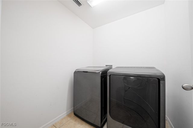 1005 SW 6th PL, Cape Coral, FL 33991