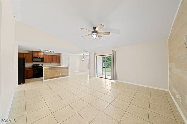 1005 SW 6th PL, Cape Coral, FL 33991