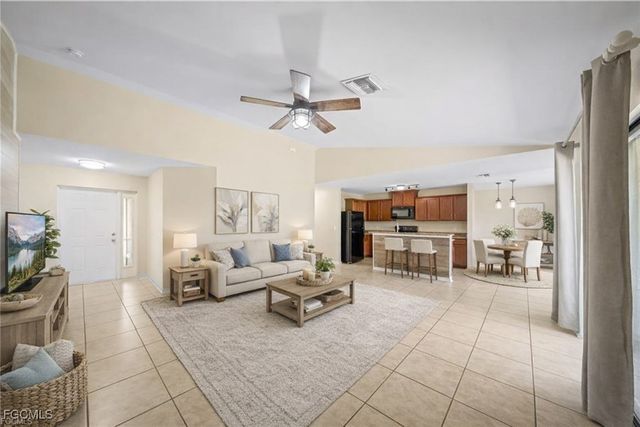 1005 SW 6th PL, Cape Coral, FL 33991