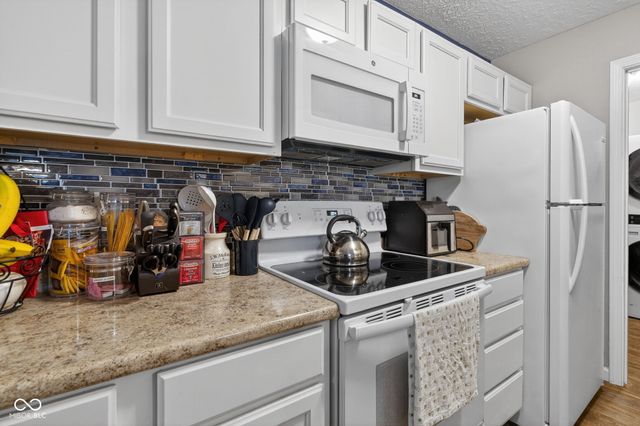 8830 Yardley Court 104, Indianapolis, IN 46268
