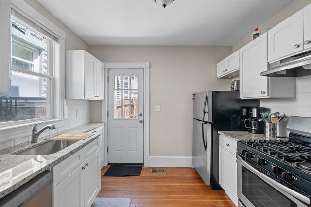 8 Spring Street A, Newport, RI 02840