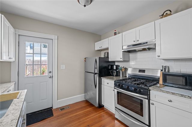 8 Spring Street A, Newport, RI 02840