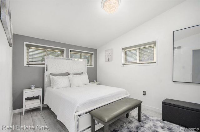 9720 Seavitt Drive, Allen Park, MI 48101