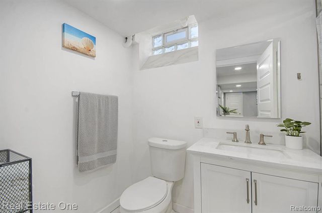 9720 Seavitt Drive, Allen Park, MI 48101