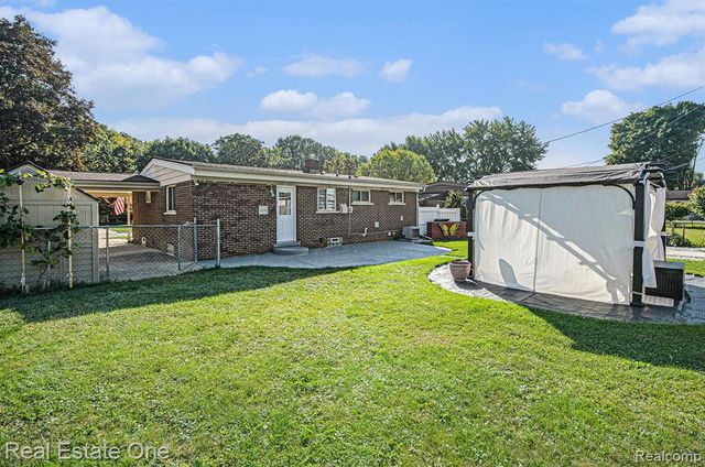 9720 Seavitt Drive, Allen Park, MI 48101