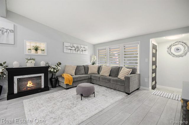 9720 Seavitt Drive, Allen Park, MI 48101