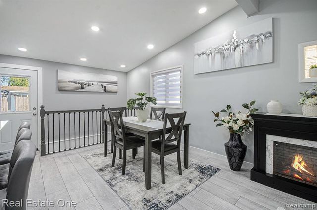 9720 Seavitt Drive, Allen Park, MI 48101