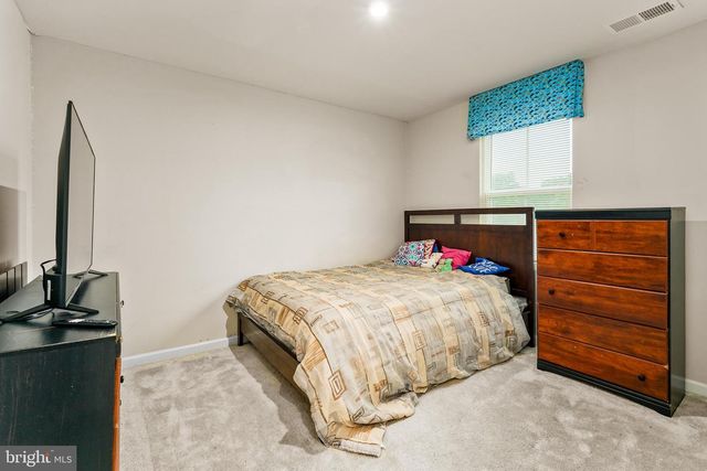 2 RIDGELY FOREST DR, Elkton, MD 21921