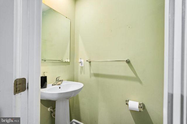 2 RIDGELY FOREST DR, Elkton, MD 21921