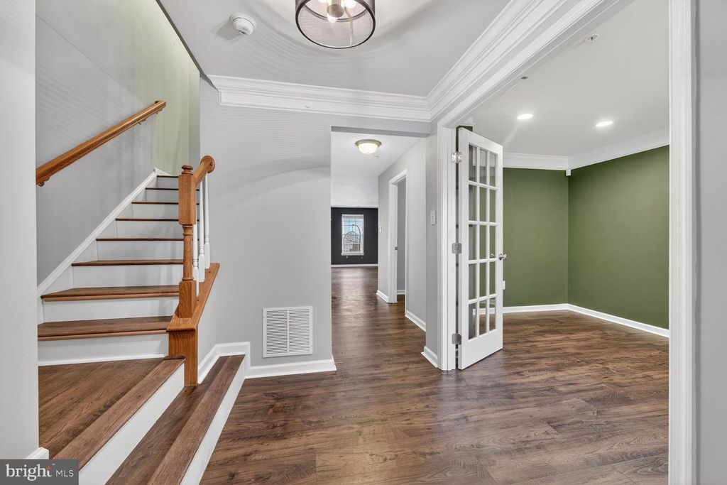 Image 4 of property listing at 7827 WORMANS MILL RD, Frederick, MD 21701