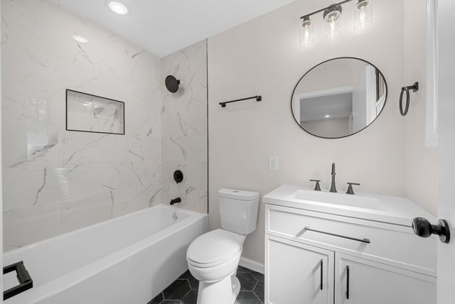 112 King Cole Dr, Clarksville, TN 37042