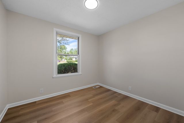 112 King Cole Dr, Clarksville, TN 37042