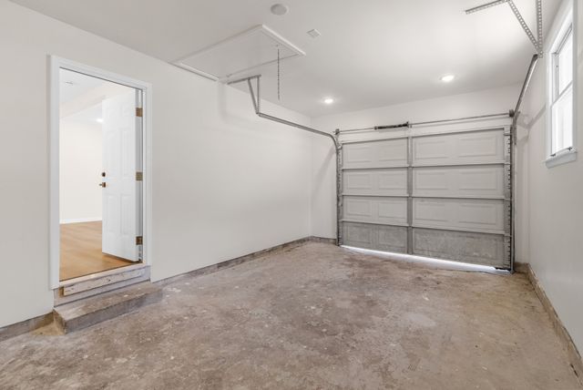 112 King Cole Dr, Clarksville, TN 37042