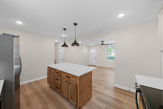 112 King Cole Dr, Clarksville, TN 37042