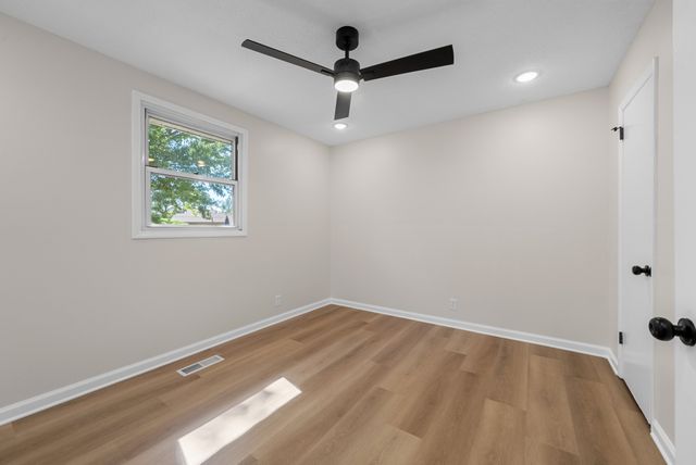 112 King Cole Dr, Clarksville, TN 37042