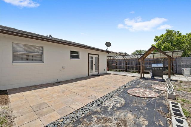 526 E GRANDVIEW WAY, Casselberry, FL 32707