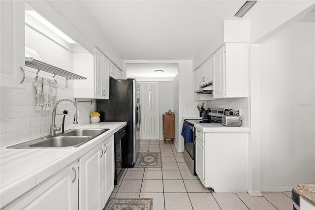 526 E GRANDVIEW WAY, Casselberry, FL 32707