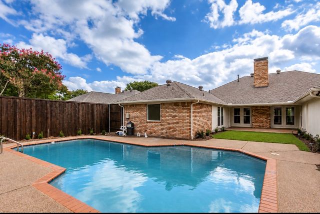 1909 Chestnut Hill Lane, Richardson, TX 75082