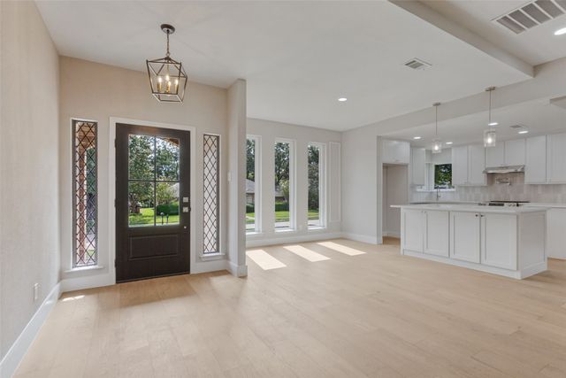 1909 Chestnut Hill Lane, Richardson, TX 75082