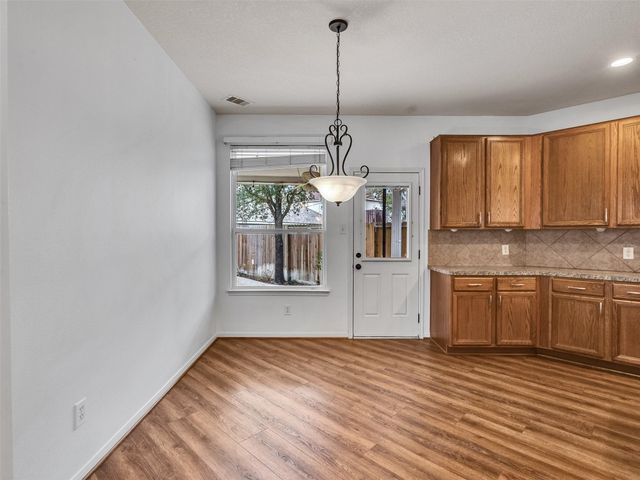 9915 Valance Way, Conroe, TX 77385