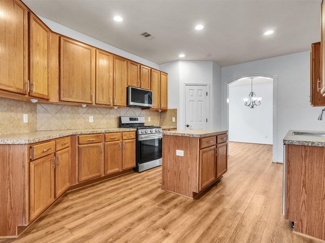 9915 Valance Way, Conroe, TX 77385