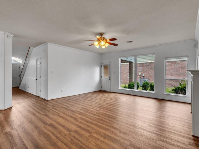 9915 Valance Way, Conroe, TX 77385