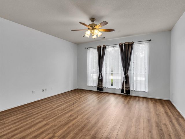 9915 Valance Way, Conroe, TX 77385