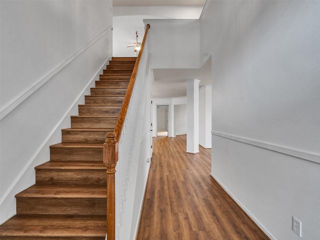 9915 Valance Way, Conroe, TX 77385