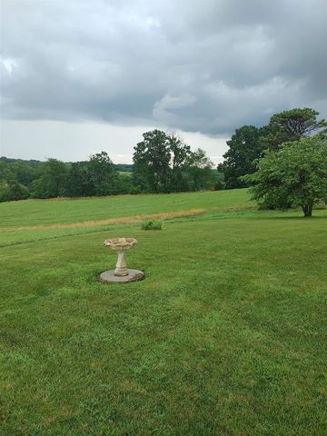 112 GUERNSEY LN, Staunton, VA 24401